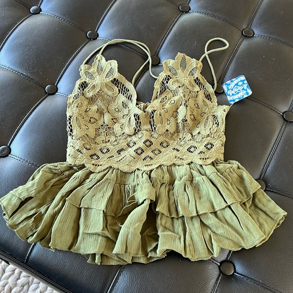 Free people - Picture 1 of 4